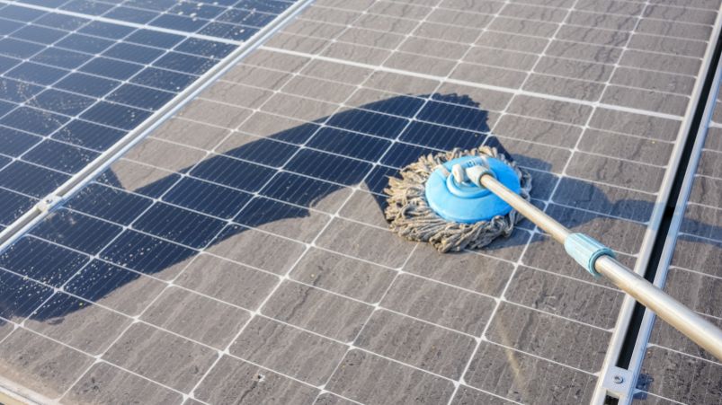 Servicio profesional de limpieza de paneles solares en Murcia